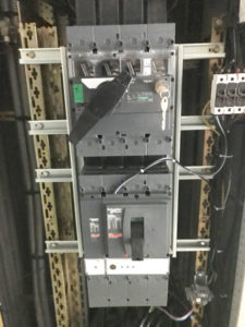 Remplacement DGBT - INGELEC+, bureau d'études en ingénierie électrique basé à Pierrefeu Var, France.